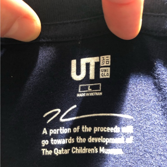 UNIQLO Jeff Koons Balloon Dog Qatar Children’s Museum T-Shirt Large - Picture 10 of 12